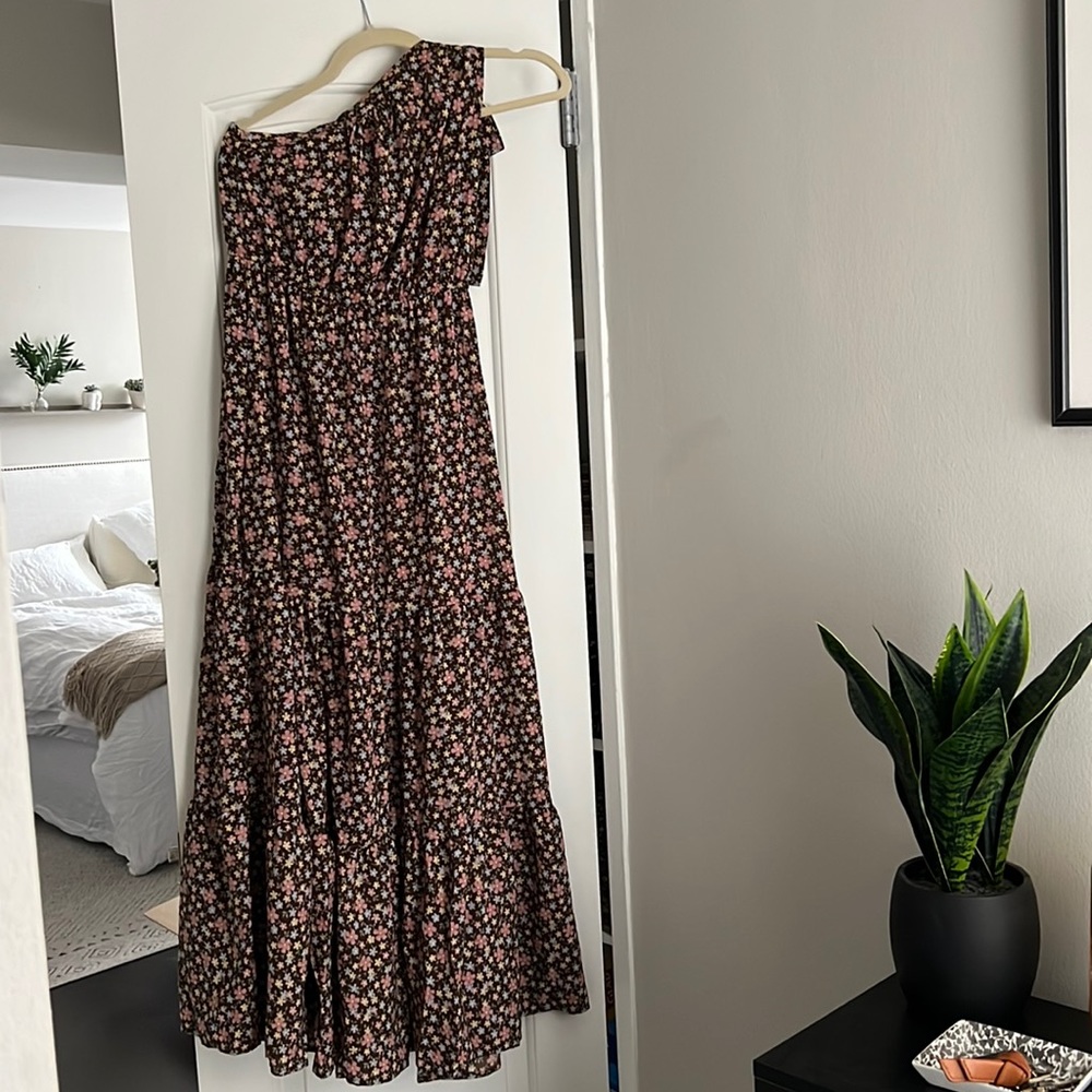 One shoulder tie dress